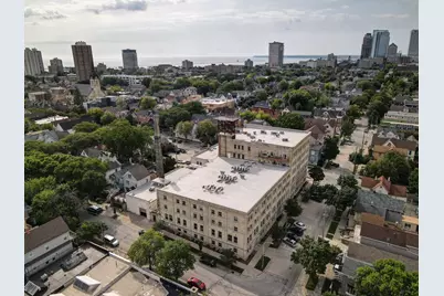 904 E Pearson St #105, Milwaukee, WI 53202 - Photo 31