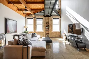 904 E Pearson St, Milwaukee, WI 53202 - Photo 3