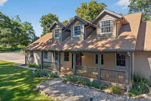 W349S10106 Bittersweet Ct, Eagle, WI 53119 - Photo 3