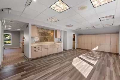 10225 W Capitol Dr #B, Wauwatosa, WI 53222 - Photo 11