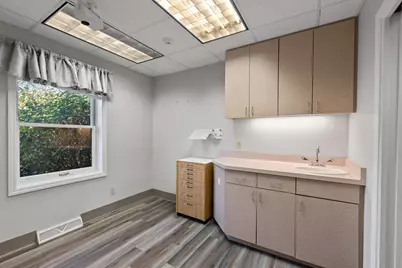 10225 W Capitol Dr #B, Wauwatosa, WI 53222 - Photo 7