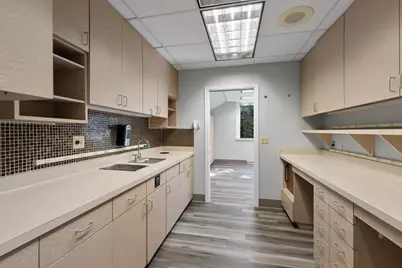 10225 W Capitol Dr #B, Wauwatosa, WI 53222 - Photo 9