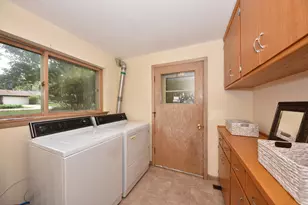 2342 W Acacia Rd, Glendale, WI 53209 - Photo 21