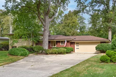 2342 W Acacia Rd, Glendale, WI 53209 - Photo 9