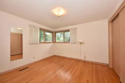 2342 W Acacia Rd, Glendale, WI 53209 - Photo 29