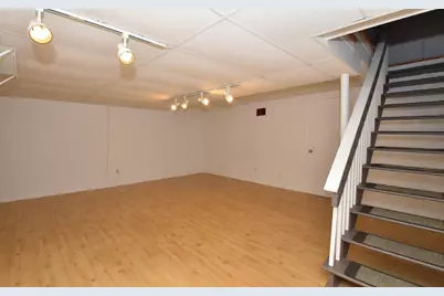 N114W16721  Royal Ct, Germantown, WI 53022 - Photo 33