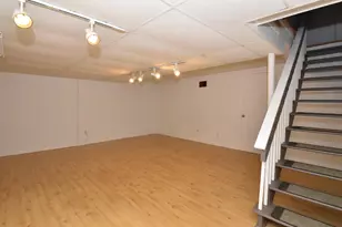 N114W16721 Royal Ct, Germantown, WI 53022 - Photo 33