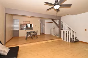 N114W16721 Royal Ct, Germantown, WI 53022 - Photo 3