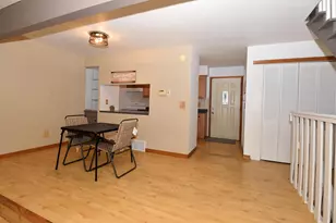 N114W16721 Royal Ct, Germantown, WI 53022 - Photo 7