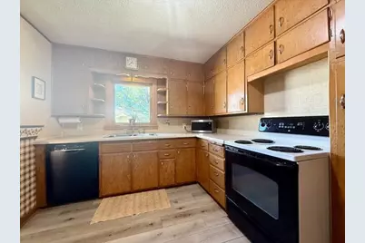 524  Kingston St, Caledonia, MN 55921 - Photo 3