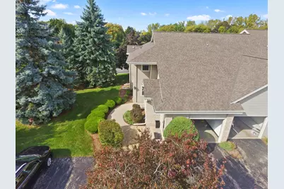 18740  Emerald Cir #E, Brookfield, WI 53045 - Photo 3