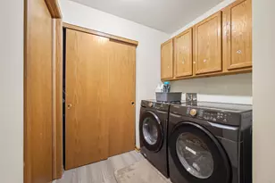 18740 Emerald Cir, Brookfield, WI 53045 - Photo 19