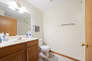 18740 Emerald Cir, Brookfield, WI 53045 - Photo 21