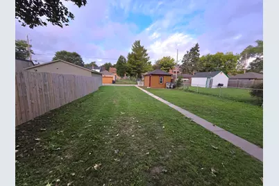 3853 N 42nd St, Milwaukee, WI 53216 - Photo 5