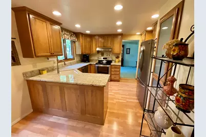 3124 N Koning Dr, Sheboygan, WI 53083 - Photo 9