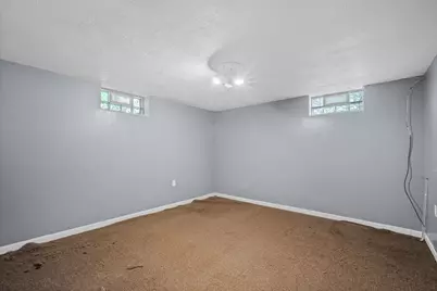 2403 W Alvina Ave, Milwaukee, WI 53221 - Photo 15