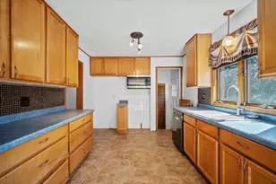 2403 W Alvina Ave, Milwaukee, WI 53221 - Photo 7