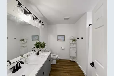 525  Washington Cir, Oostburg, WI 53070 - Photo 15