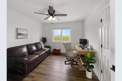 525  Washington Cir, Oostburg, WI 53070 - Photo 9