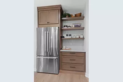 1221  West Kiddle Ln, Racine, WI 53182 - Photo 7