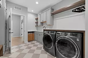 1221 West Kiddle Ln, Racine, WI 53182 - Photo 37