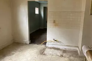 2708 S 20th St, Milwaukee, WI 53215 - Photo 5