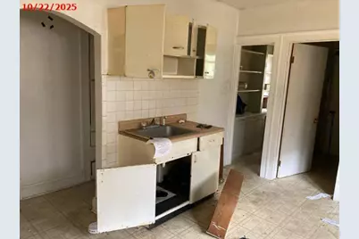 2708 S 20th St, Milwaukee, WI 53215 - Photo 3