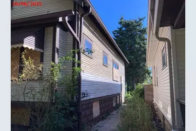 2708 S 20th St, Milwaukee, WI 53215 - Photo 11
