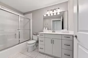 1888 N Water St, Milwaukee, WI 53202 - Photo 25