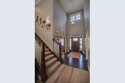 704  Knollwood Dr, Holmen, WI 54636 - Photo 5