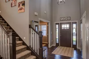 704 Knollwood Dr, Holmen, WI 54636 - Photo 5