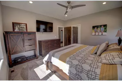 704  Knollwood Dr, Holmen, WI 54636 - Photo 11