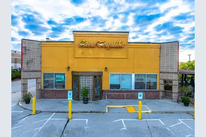 2423  Kossow Rd, Waukesha, WI 53186 - Photo 11