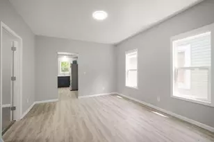 2646 N Vel R. Phillips Ave, Milwaukee, WI 53212 - Photo 13