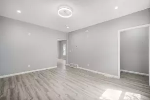 2646 N Vel R. Phillips Ave, Milwaukee, WI 53212 - Photo 11