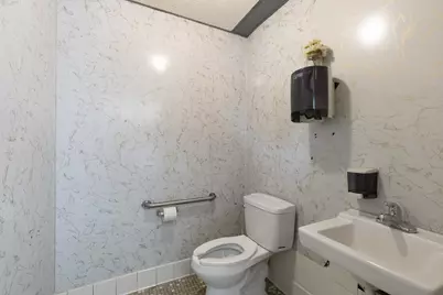 2703 S Chicago Ave, South Milwaukee, WI 53172 - Photo 11