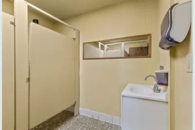 2703 S Chicago Ave, South Milwaukee, WI 53172 - Photo 9