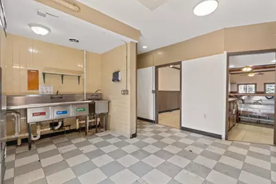 2703 S Chicago Ave, South Milwaukee, WI 53172 - Photo 45