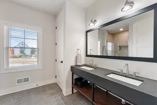 1082 Seanma Wynd, Port Washington, WI 53024 - Photo 17