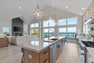 1082 Seanma Wynd, Port Washington, WI 53024 - Photo 7