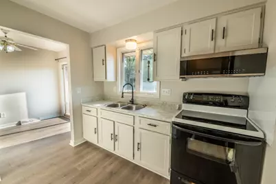 269  Karen Ct, Hartford, WI 53027 - Photo 15