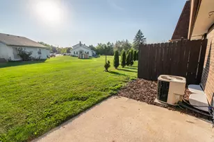 269 Karen Ct, Hartford, WI 53027 - Photo 33