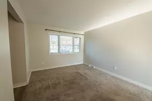 269 Karen Ct, Hartford, WI 53027 - Photo 7