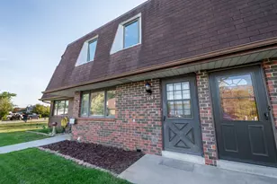 269 Karen Ct, Hartford, WI 53027 - Photo 3