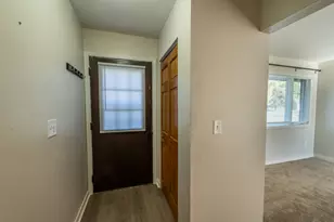 269 Karen Ct, Hartford, WI 53027 - Photo 5