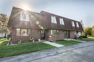 269 Karen Ct, Hartford, WI 53027 - Photo 1