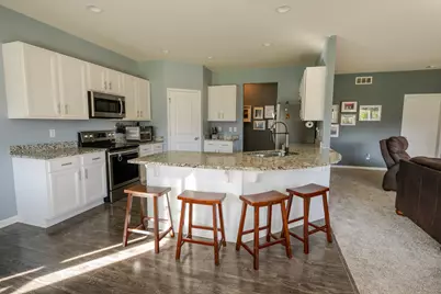 401  90th St, Racine, WI 53406 - Photo 7