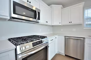 997 Elderberry Rd, Oconomowoc, WI 53066 - Photo 17