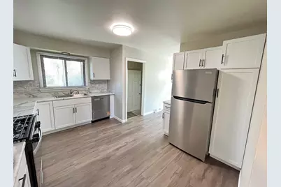 1875  18th Ave, Kenosha, WI 53140 - Photo 7