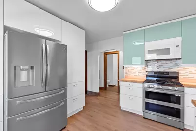 7528 W Beloit Rd, West Allis, WI 53219 - Photo 7